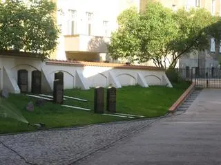 Odtworzony fragment cmentarza przy ulicy Głogowskiej w Poznaniu