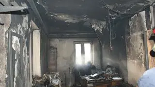 Ogień pojawił się na pierwszym piętrze budynku