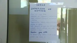 Ogłoszenie na jednej z klatek