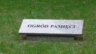 "Ogród pamięci" znajduje się między innymi przy Cmentarzu Centralnym w Szczecinie
