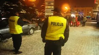 Okolice galerii zabezpieczyła policja (www.24opole.pl)
