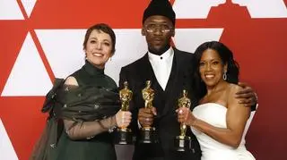 Olivia Colman, Regina King i Mahershala Ali ze statuetkami