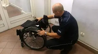 Olsztyńscy policjanci odzyskali wózek inwalidzki