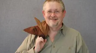 Orson Scott Card za swoją debiutancką książkę "Gra Endera" dostał dwie najbardziej prestiżowe nagrody literatury science fiction