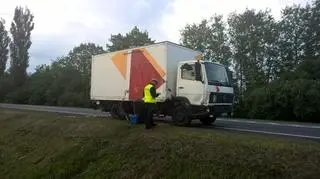 Osobówka zderzyła się z ciężarówką
