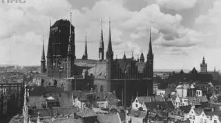 Panorama Głównego Miasta z Kościołem Mariackim, okres międzywojenny