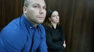 Państwo Bonk wysłuchują tłumaczeń lekarki 