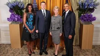 Para prezydencka Barack i Michelle Obama i prezydent Łotwy Raimonds Vējonis z małżonką 