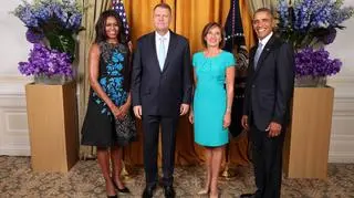 Para prezydencka Barack i Michelle Obama i prezydent Rumunii Klaus Iohannis z małżonką 