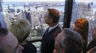 Para prezydencka na tarasie widokowym Wieży Wolności