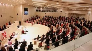 Parlament przeniesiono do nowej siedziby - w Kutaisi, drugim największym mieście kraju