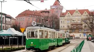 Pasażerów wozić będzie popularna "trumna" z doczepką sanocką