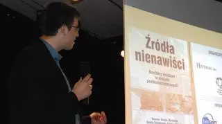 Patronem medialnym książki jest tvn24.pl