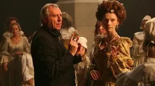 Peter Greenaway z Agatą Buzek na planie filmu "Nightwatching"