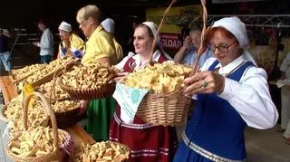 Pięciometrowy sękacz zjedli uczestnicy 10. Święta Sękacza w Żytkiejmach