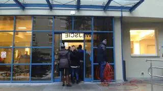 Pierwsze osoby pojawiły się przed sądem już przed godz