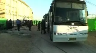 Pierwszy autokar już pojechał do Strefy Gazy (TVN24)