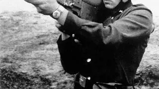 Pierwszy radziecki MANPADS - Striela 2. Przed odpaleniem głowica rakiety musi uchwycić cel. Doprowadzenie do tego często jest najtrudniejszym zadaniem. Potem następuje odpalenie i dalej pocisk radzi sobie sam