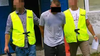 Pijany kierowca porzucił auto z kolegą w środku 