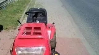 Pijany mężczyzna jechał kosiarką po drodze publicznej