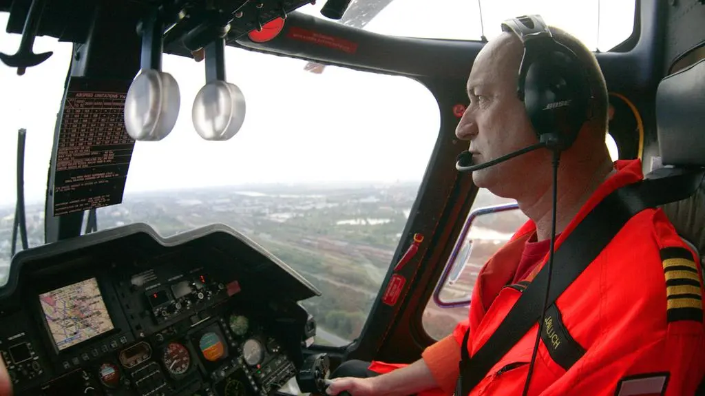 Pilot poszukuje bezpiecznego lądowiska