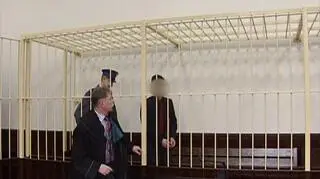 Pisarz-filozof podczas rozpraw siedział w specjalnie zabezpieczonym miejscu dla oskarżonych