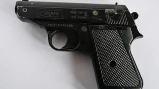 Pistolet startowy, którym mężczyzna sterroryzował pracownice