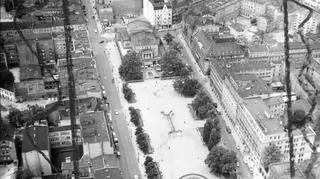 Plac Wolności, w tle Okrąglak - przed cenzurą