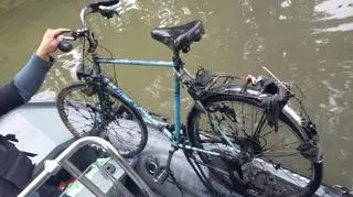 Płetwonurkowie wydobyli na powierzchnię m