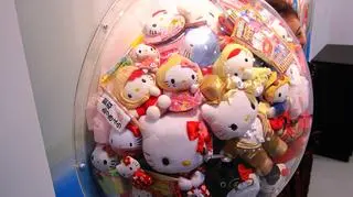 Pluszowe Hello Kitty na wystawie EXPO 2010