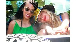 Po całym zajściu Beyonce na swoim Instagramie opublikowała swoje zdjęcia z Solange, na dowód tego, że nadal się kochają
