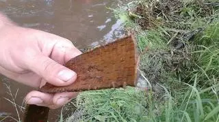 Po zabytkowej łodzi zostały przecięte pasy