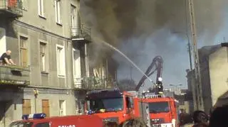 Podczas gaszenia pożaru rannych zostało dwóch strażaków (Fot. maciek.madzia)