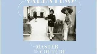 Podczas wystawy będzie można kupić także album "Valentino: Master of Couture