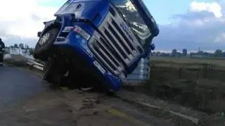 Pojazd zablokował drogę