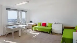 Pokoje są jasne i przestronne