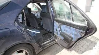 Policja bada samochód, którym jechali zatrzymani(KWP Lublin)