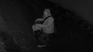 Policja poszukuje mężczyzny, który zaatakował kobietę nożem