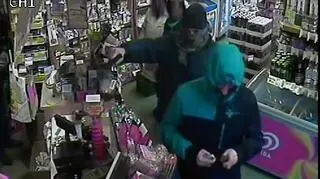 Policja prosi o pomoc wszystkich, którzy rozpoznają osoby widoczne na zdjęciach