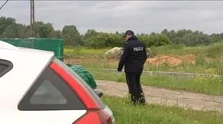 Policja przeszukuje fermę