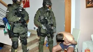 Policja rozbija tzw