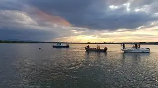 Policja, strażacy i WOPR w akcji