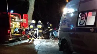Policja wyjaśnia okoliczności tego tragicznego wypadku, do którego doszło w środę wieczorem w powiecie kartuskim