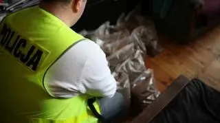Policja zabezpieczyła kilkadziesiąt kilogramów tytoniu