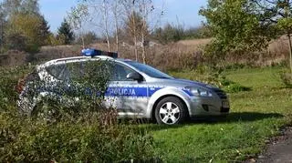 Policjanci szukają podejrzewanego mężczyzny 