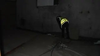 Policjanci zatrzymali 46-letniego Łotysza , który włamał się do rurociągu i kradł z niego paliwo