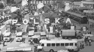 Polska ekspozycja motoryzacyjna na placu Marka