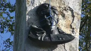 Pomnik radzieckiego generała znika z Pieniężna