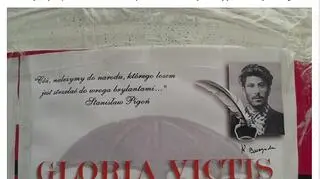 Pomylili zdjęcia na plakacie 