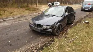 Pościg policyjny za bmw zakończył się w lesie